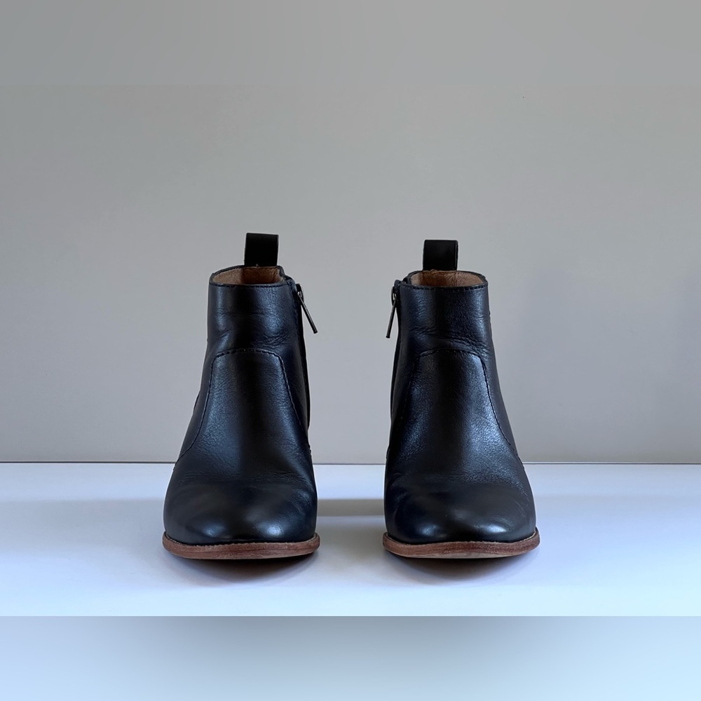 Madewell The Brenner Boot in Leather - women size6